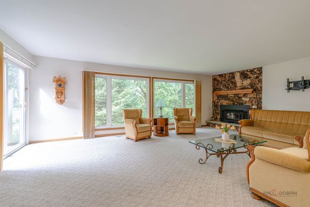 39152 N West End Drive, Spring Grove, IL 60081