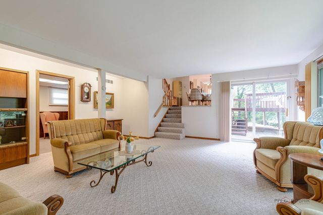 39152 N West End Drive, Spring Grove, IL 60081