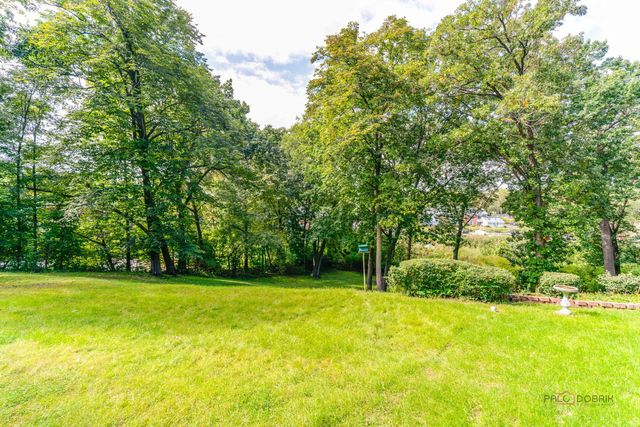 39152 N West End Drive, Spring Grove, IL 60081