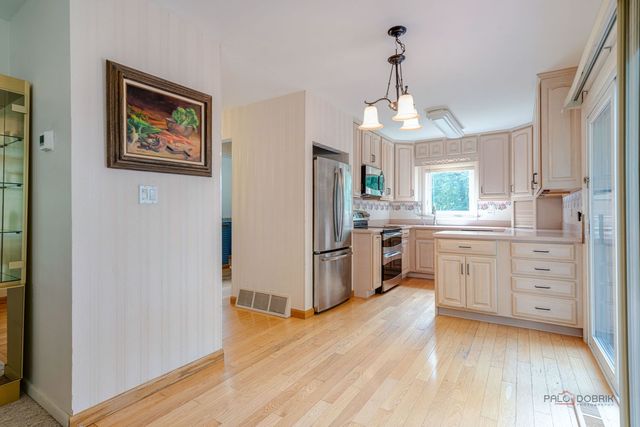 39152 N West End Drive, Spring Grove, IL 60081