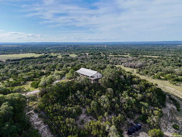 26 SEEWALD RD, Boerne, TX 78006