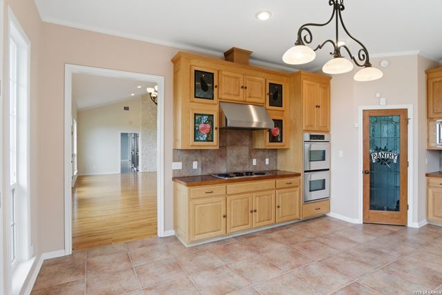 26 SEEWALD RD, Boerne, TX 78006