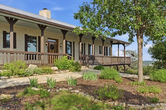 26 SEEWALD RD, Boerne, TX 78006