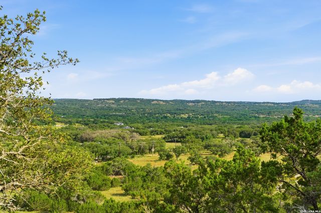 26 SEEWALD RD, Boerne, TX 78006