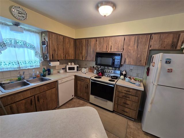 4632 BLOSSOM BOULEVARD 4632, Zephyrhills, FL 33542