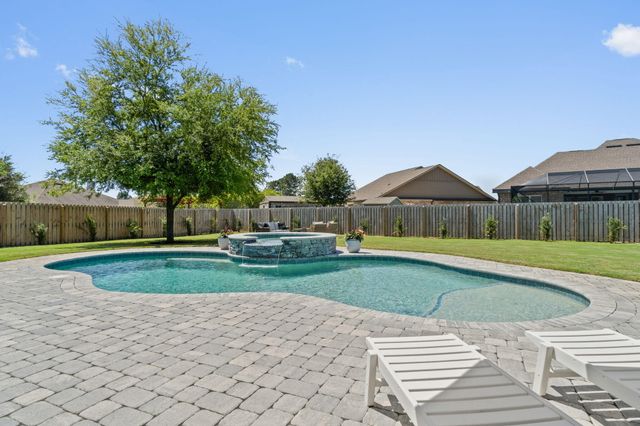 542 Brighton Cove, Freeport, FL 32439
