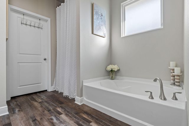 542 Brighton Cove, Freeport, FL 32439