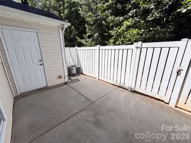 9514 Littleleaf Drive, Charlotte, NC 28215