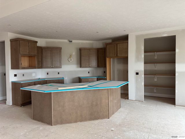 6207 N 209 Street, Elkhorn, NE 68022