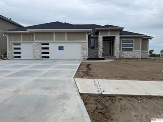 6207 N 209 Street, Elkhorn, NE 68022