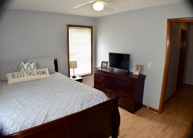 220 Joyce Cir, Lafayette, TN 37083