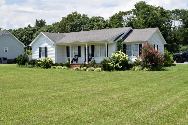 220 Joyce Cir, Lafayette, TN 37083