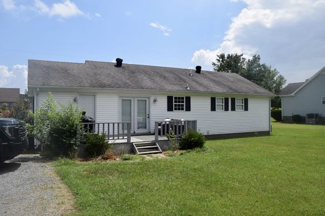 220 Joyce Cir, Lafayette, TN 37083