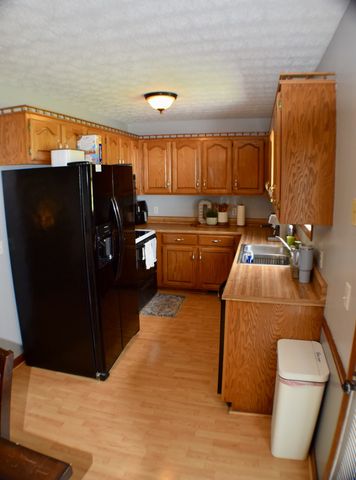 220 Joyce Cir, Lafayette, TN 37083