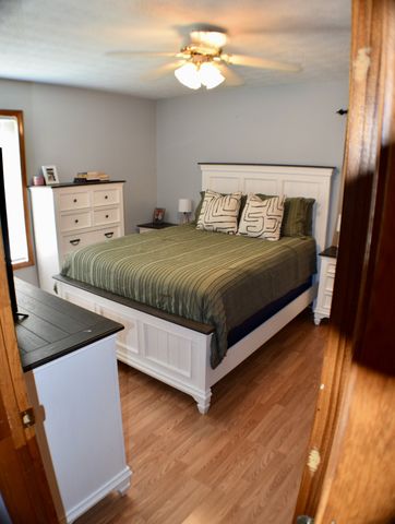 220 Joyce Cir, Lafayette, TN 37083