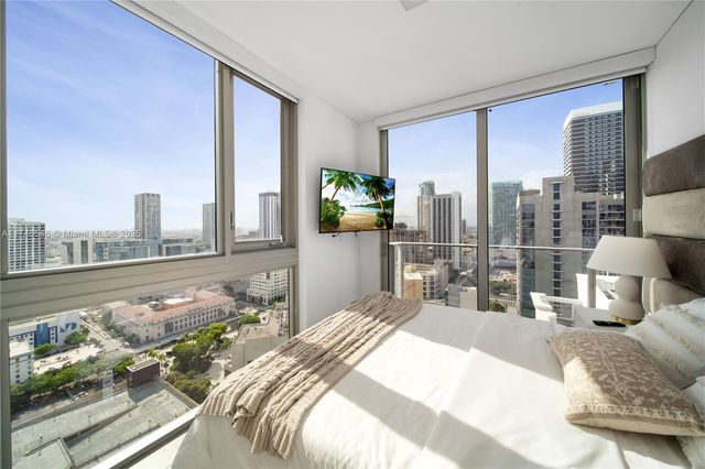 227 NE 2nd St 3106, Miami, FL 33132