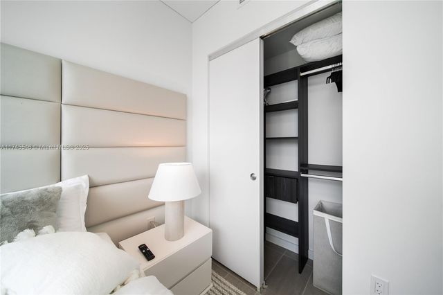 227 NE 2nd St 3106, Miami, FL 33132