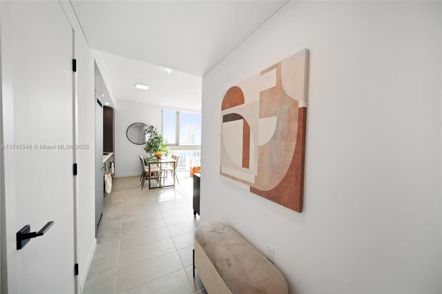 227 NE 2nd St 3106, Miami, FL 33132