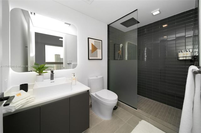 227 NE 2nd St 3106, Miami, FL 33132