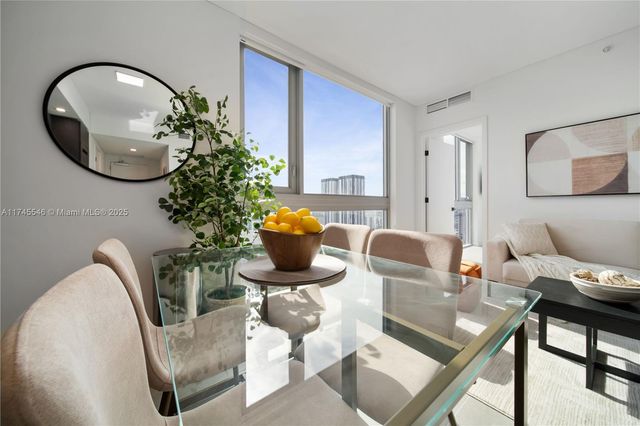 227 NE 2nd St 3106, Miami, FL 33132