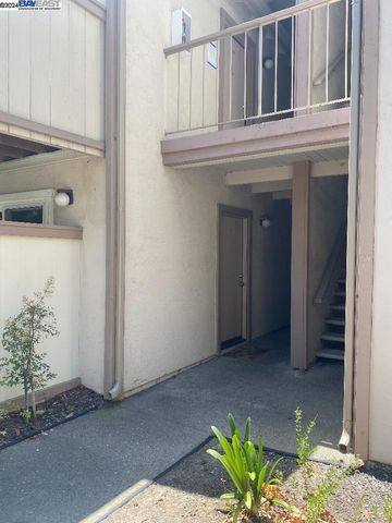 385 Camelback Rd 7, Pleasant Hill, CA 94523