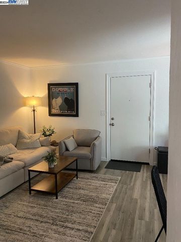 385 Camelback Rd 7, Pleasant Hill, CA 94523