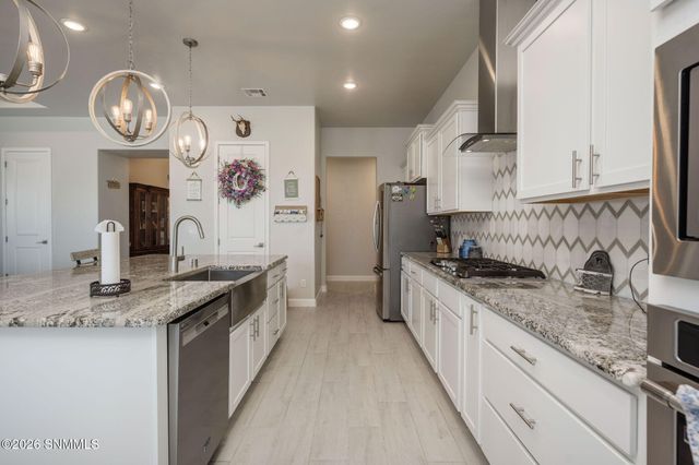 393 Marisa Court, Las Cruces, NM 88007