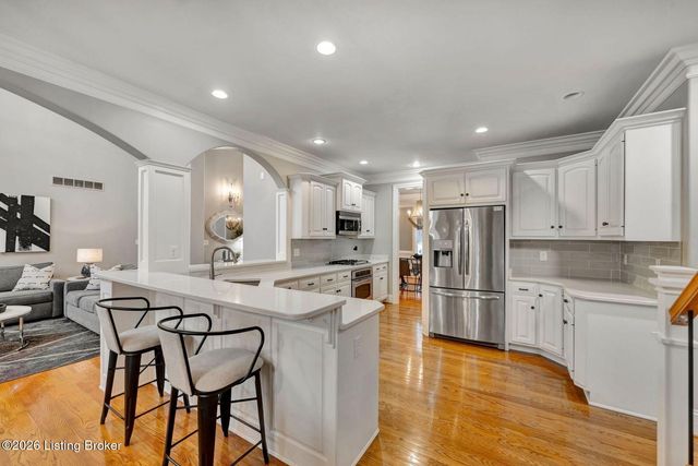 7627 Ashleywood Dr, Louisville, KY 40241