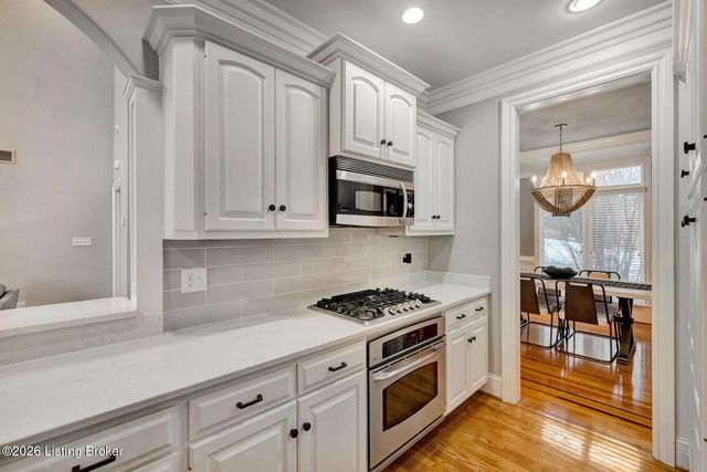 7627 Ashleywood Dr, Louisville, KY 40241