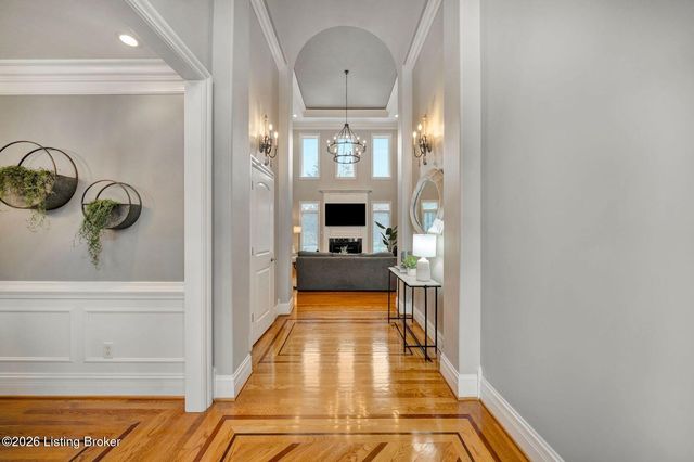 7627 Ashleywood Dr, Louisville, KY 40241