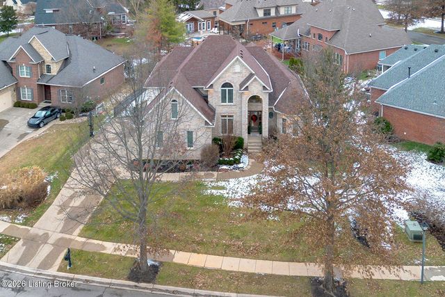 7627 Ashleywood Dr, Louisville, KY 40241