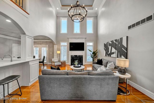 7627 Ashleywood Dr, Louisville, KY 40241