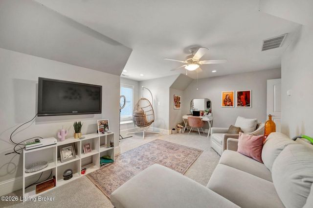 7627 Ashleywood Dr, Louisville, KY 40241