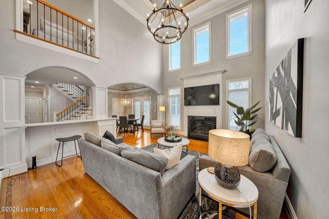 7627 Ashleywood Dr, Louisville, KY 40241