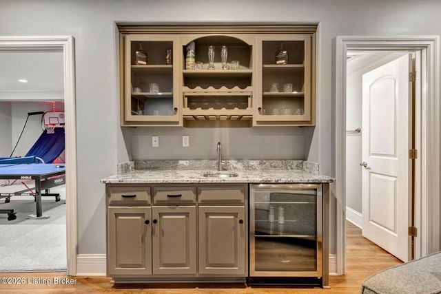 7627 Ashleywood Dr, Louisville, KY 40241