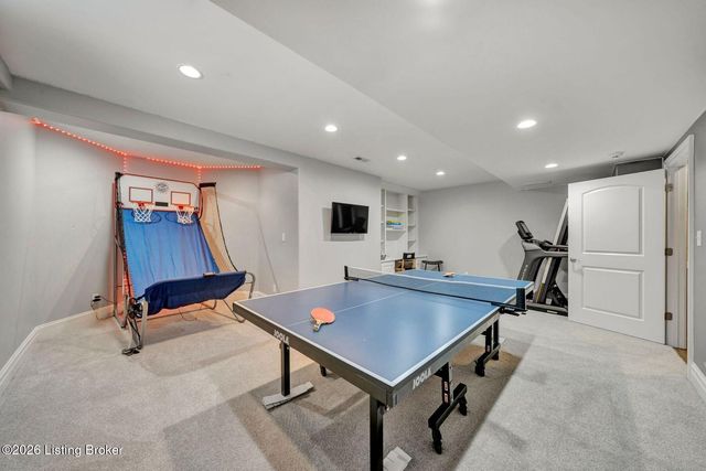 7627 Ashleywood Dr, Louisville, KY 40241