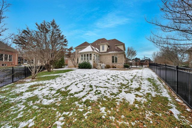 7627 Ashleywood Dr, Louisville, KY 40241