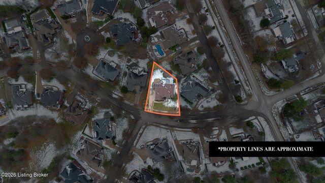 7627 Ashleywood Dr, Louisville, KY 40241