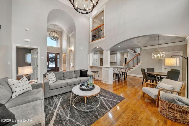 7627 Ashleywood Dr, Louisville, KY 40241