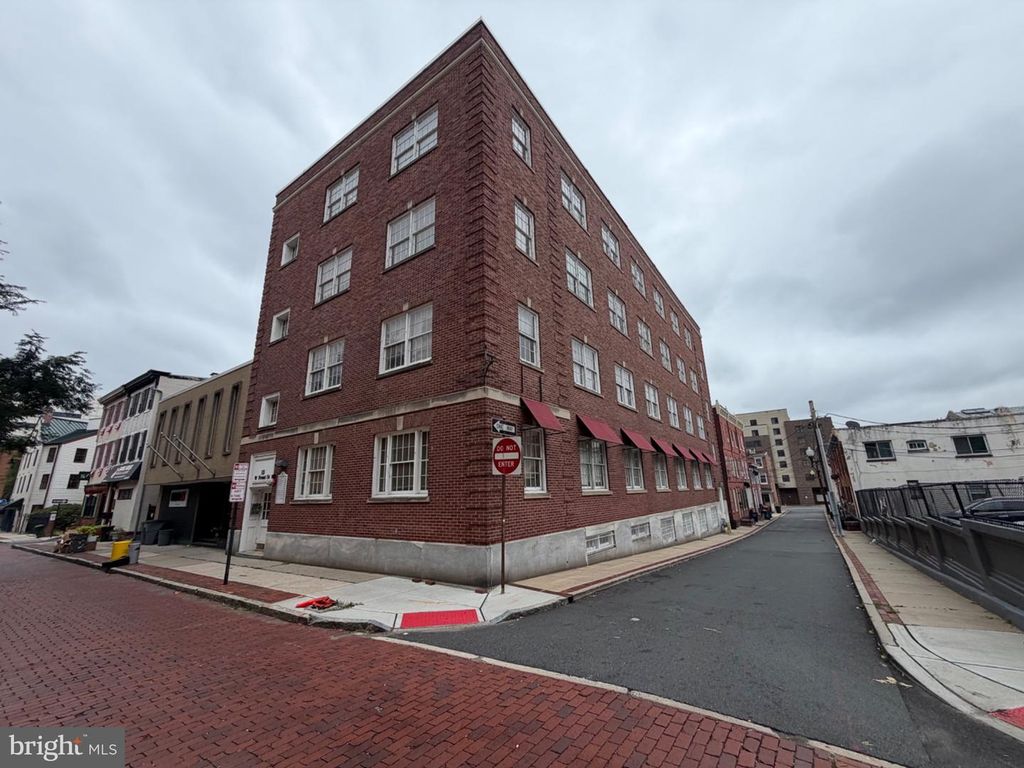 15 W FRONT ST, TRENTON, NJ 08608 — exterior