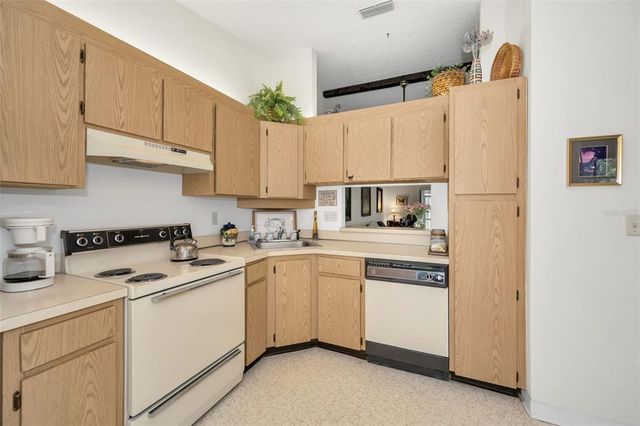 1333 SHADY PINE WAY F, Tarpon Springs, FL 34688