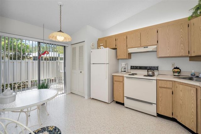 1333 SHADY PINE WAY F, Tarpon Springs, FL 34688