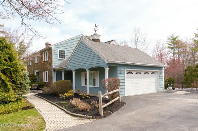 1366 Rosehill Boulevard, Niskayuna, NY 12309