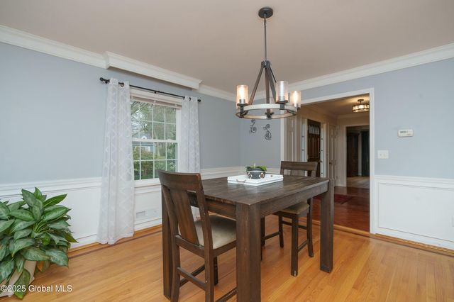 1366 Rosehill Boulevard, Niskayuna, NY 12309