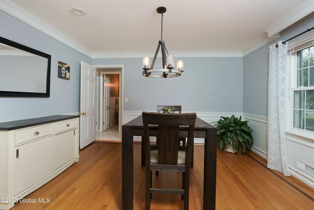 1366 Rosehill Boulevard, Niskayuna, NY 12309