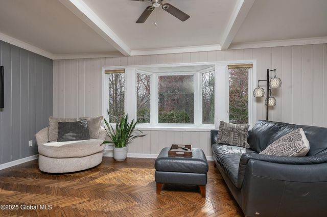1366 Rosehill Boulevard, Niskayuna, NY 12309