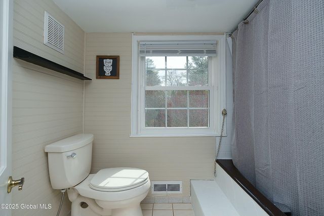 1366 Rosehill Boulevard, Niskayuna, NY 12309