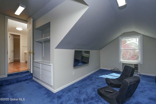 1366 Rosehill Boulevard, Niskayuna, NY 12309