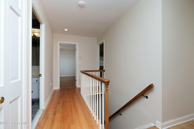 1366 Rosehill Boulevard, Niskayuna, NY 12309