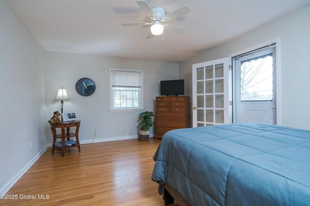 1366 Rosehill Boulevard, Niskayuna, NY 12309